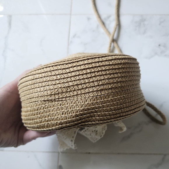 Small Round Summer Purse with Bow - Picture 5 of 10